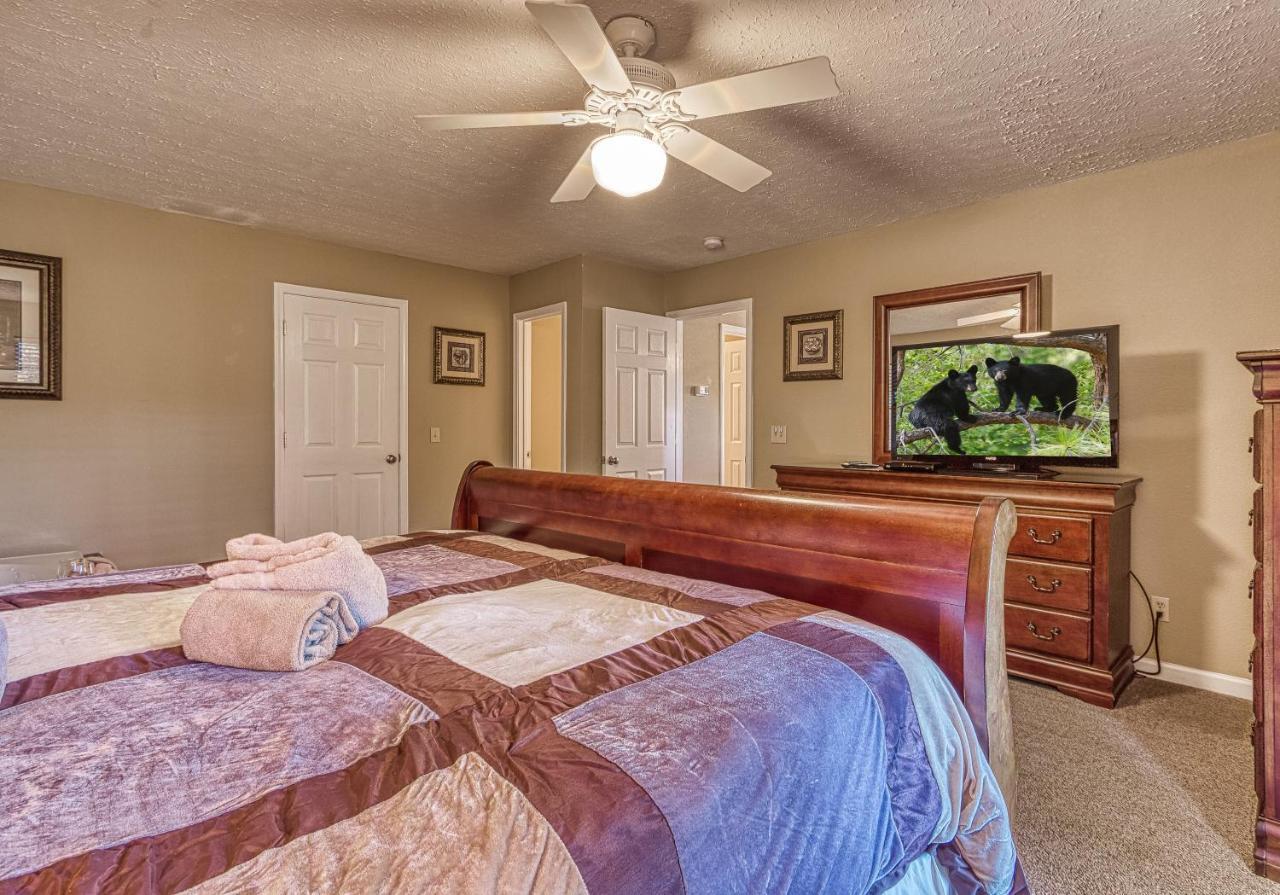 Daya, Hot Tub, Pool Table, 1089 Of Free Attraction Tickets For Each Paid Day, Dollywood And More! Gatlinburg Esterno foto